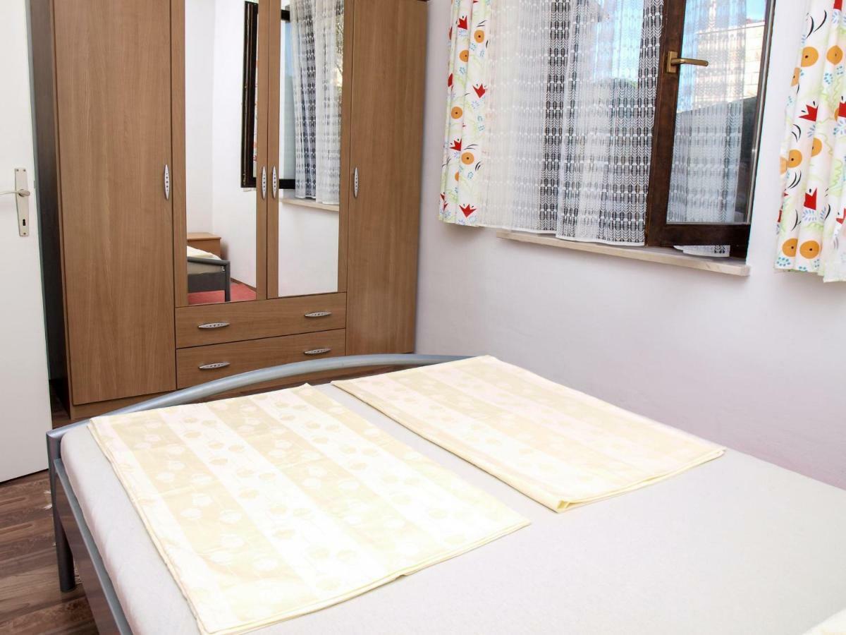 Apartments Vukovic Постира Экстерьер фото