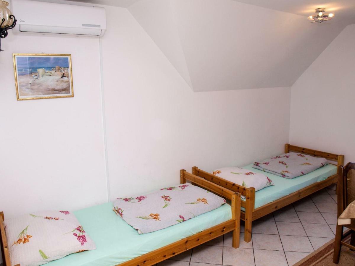 Apartments Vukovic Постира Экстерьер фото