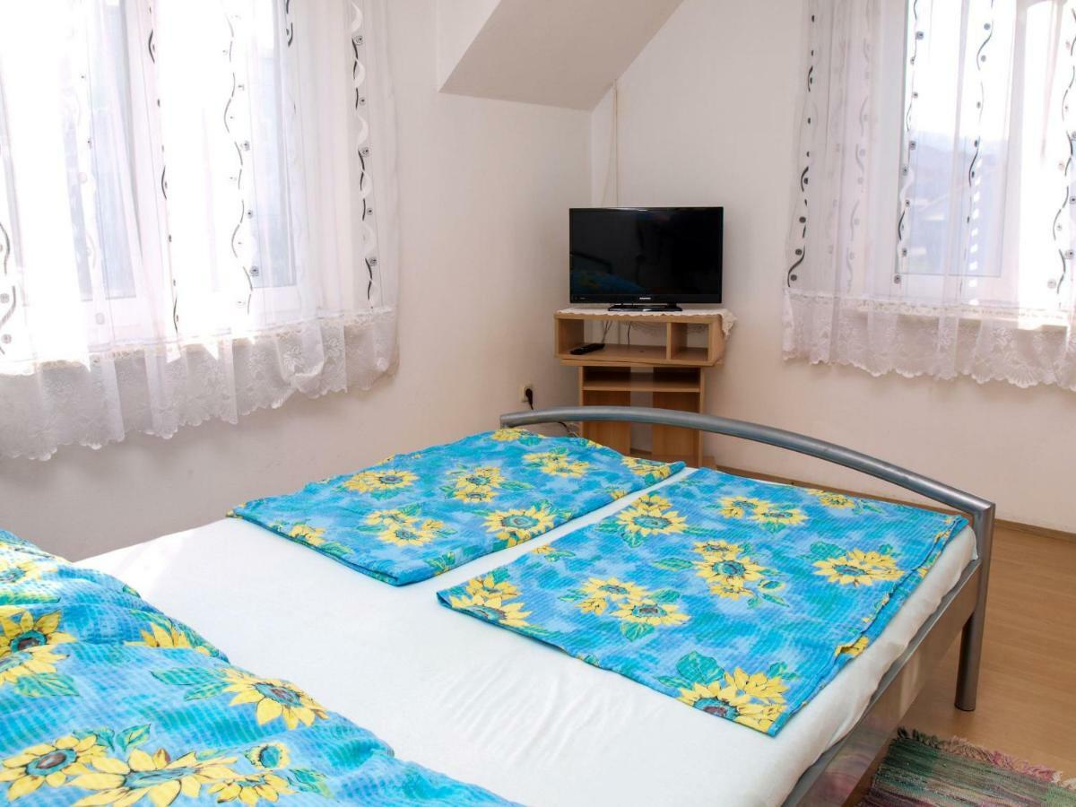Apartments Vukovic Постира Экстерьер фото